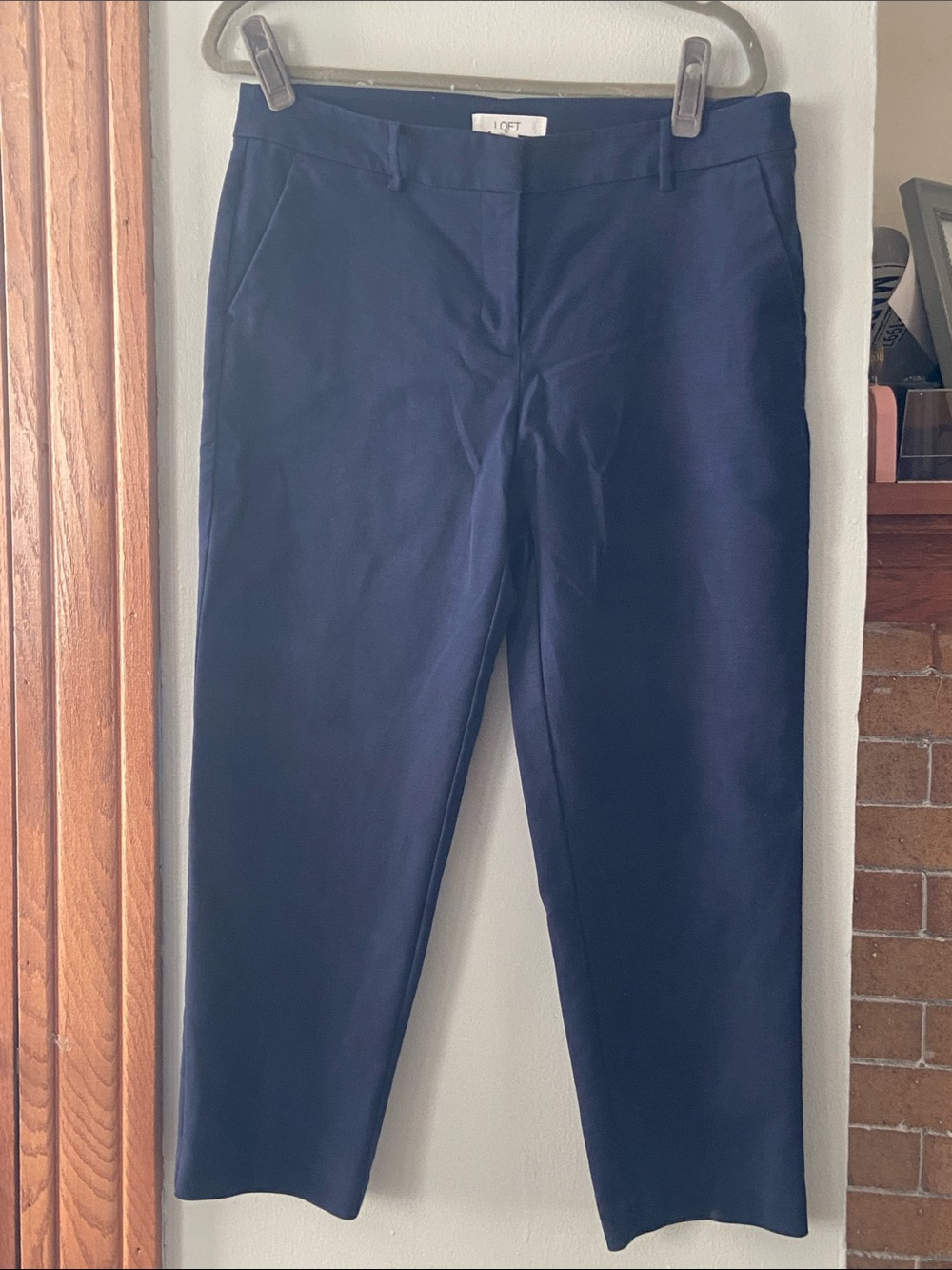 LOFT  Navy Cropped Pants size 10, vguc